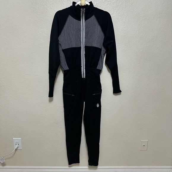 New FP Movement FREE PEOPLE Keepin Cozy One Piece jumpsuit size S - Picture 8 of 10